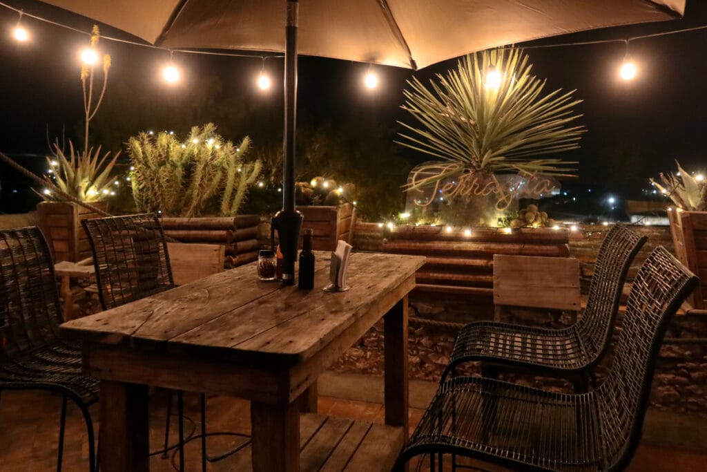 outdoor dining in Scottsdale AZ for couples seeking relaxed and comfortable conversation environment